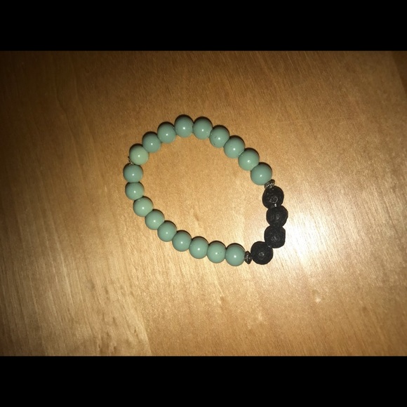 J and L essentail oil diffuser bracelets Jewelry - Bracelets